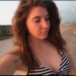 Meet your Posher, Ari